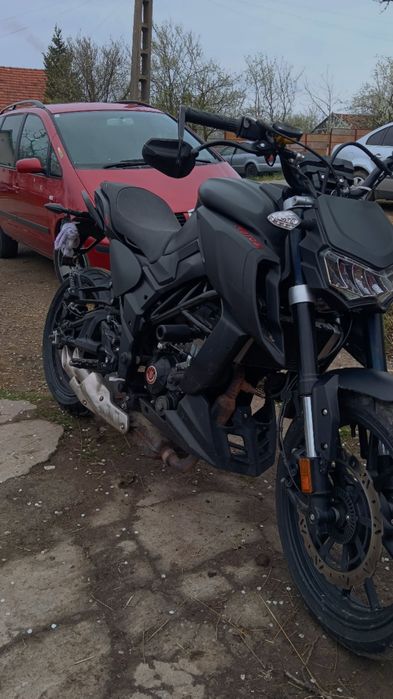 vând motobi dl 125!!