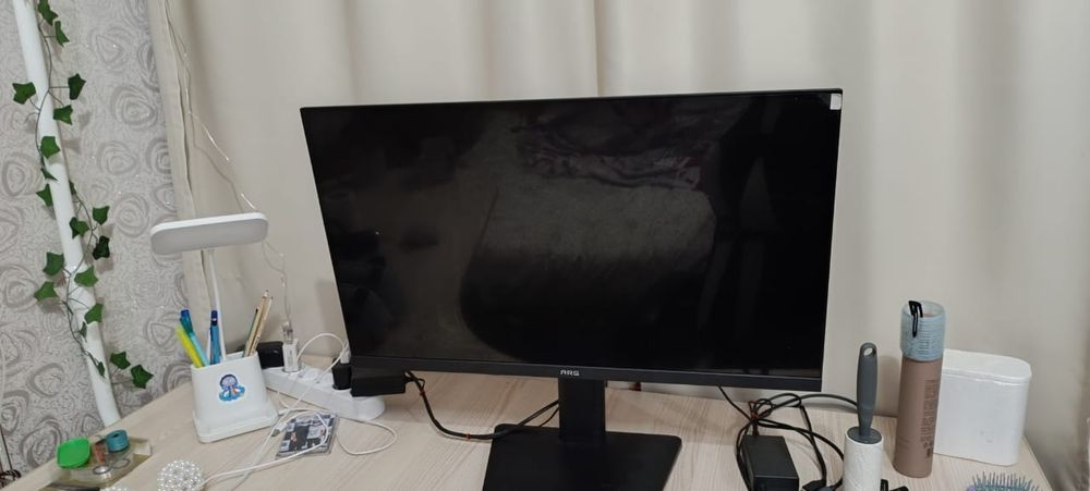 Монитор почти новый ещё впленке