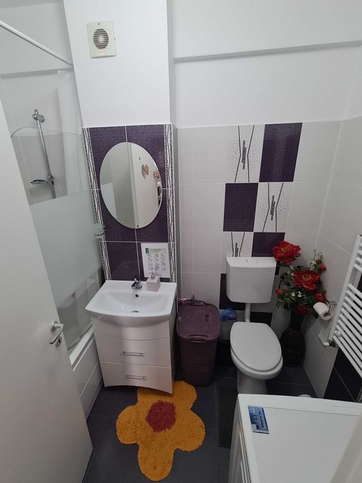 Apartament 2.5 camere închirieze + loc parcare