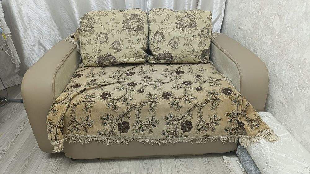 Диванчик на два места