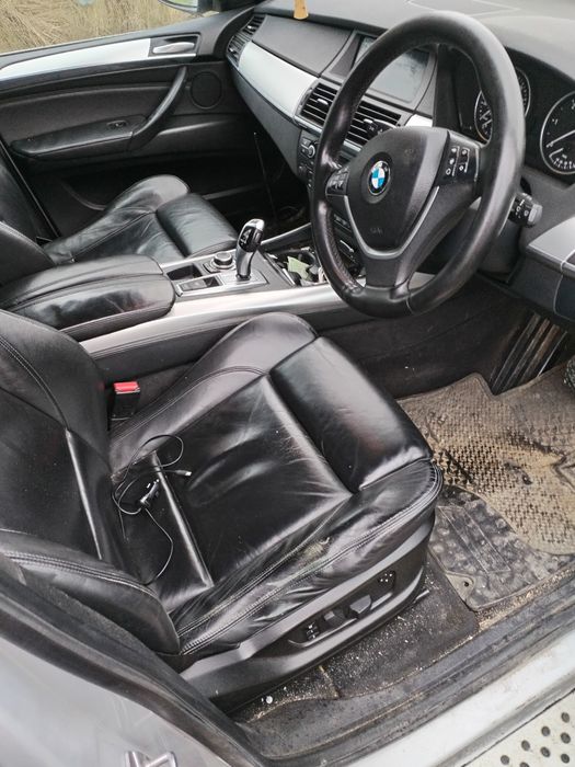 Vând/schimb BMW e 70 2010