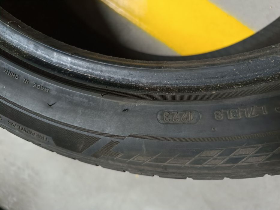 Продам резину 275 40 R20 пара