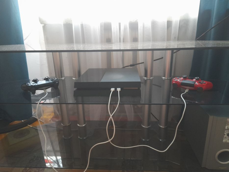 ПС4 2 Джойстика 1 игра на диске Детройт многа игр внутри