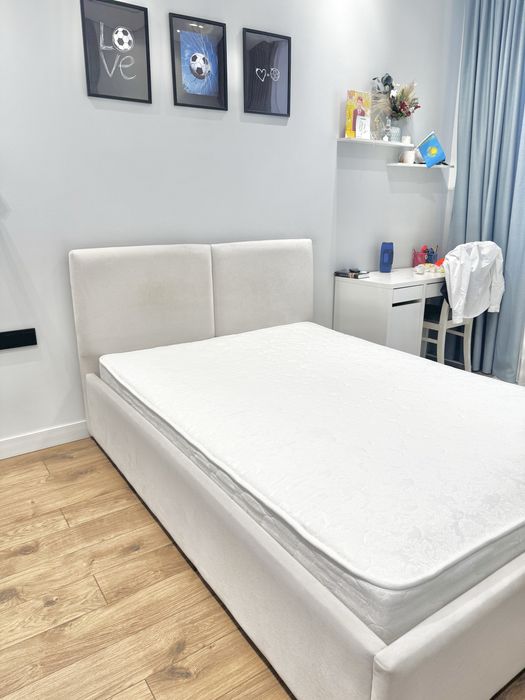 Продам 2 -х спальную кровать