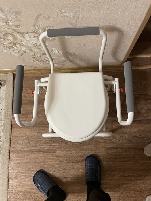 Продам кресло-туалет