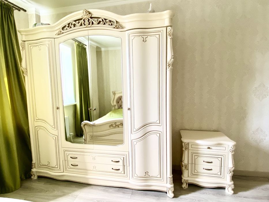 Продам спальный гарнитур Кассандра Россия