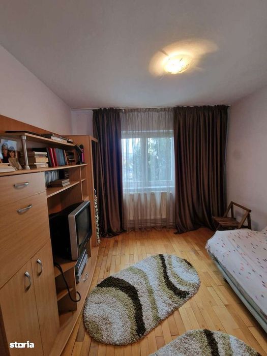 Ap 4 camere decomandat 72 mp 2 balcoane etaj 2 Calea Dumbrăvii/ Dioda