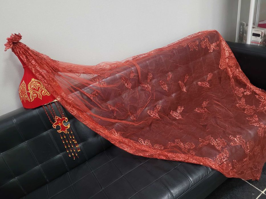 Саукеле красное для узату. Бу.