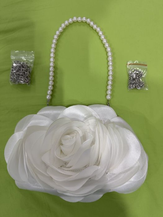 Продавам официална чанта