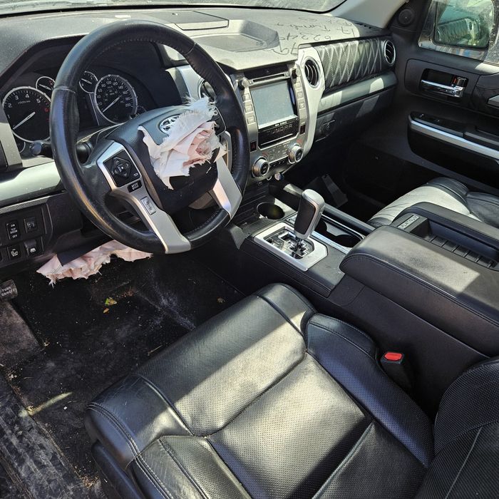 ТОЙОТА ТУНДРА Платинум Toyota tundra
