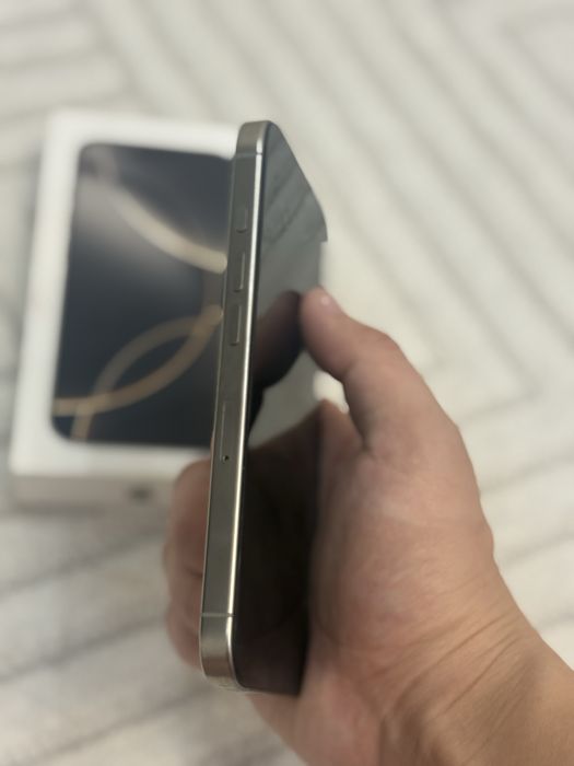 Продам Айфон 16 про 128 гб