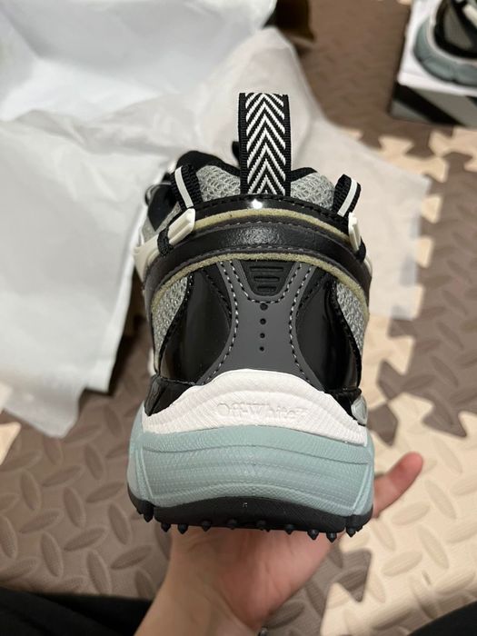 Off white be right back sneakers