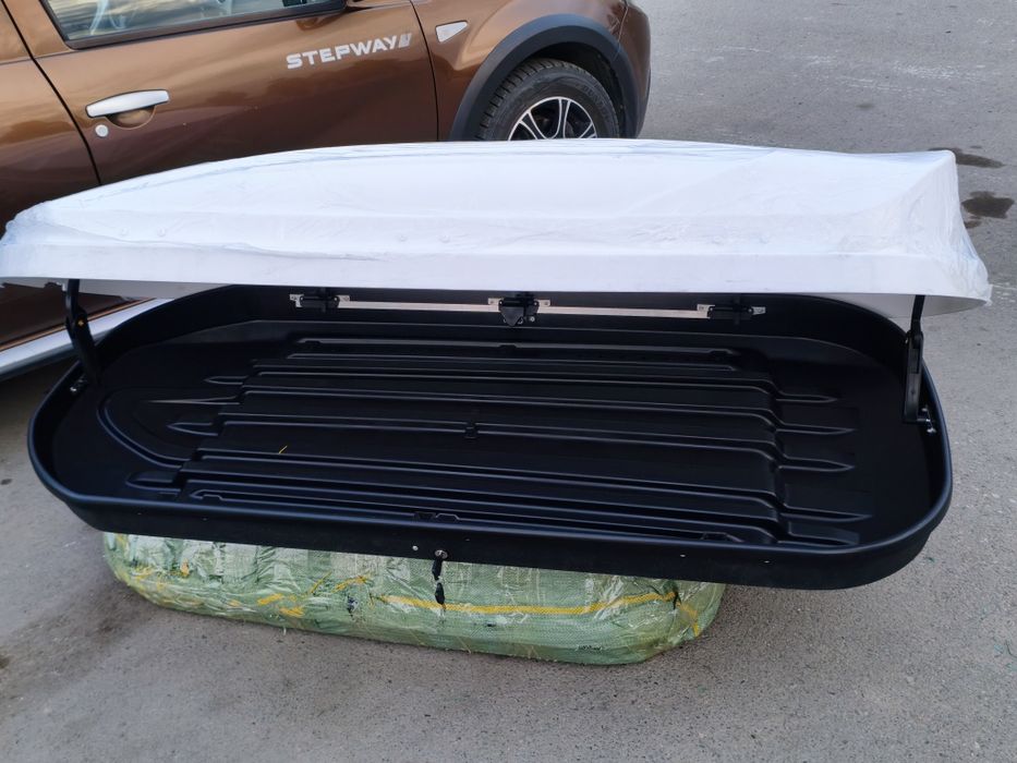 Автобокс белый 650л.