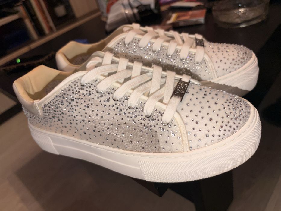 Обувки с камъни / оригинални