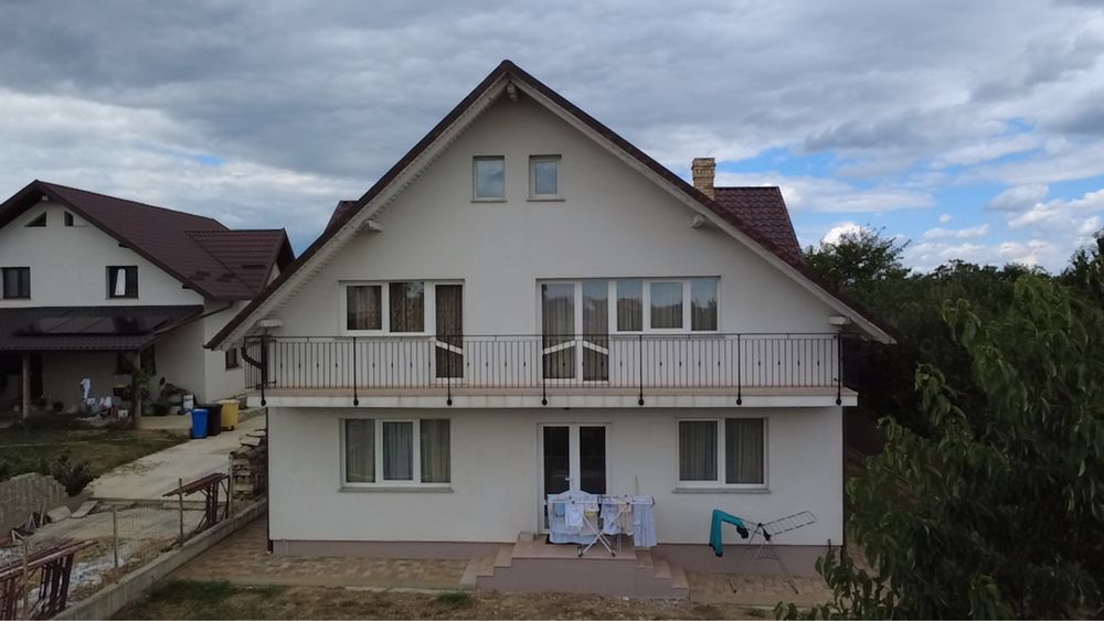 Vila de vanzare - Dumbraveni Suceava
