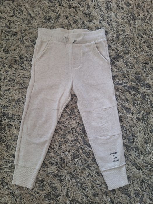 Pantaloni Zara si H&m