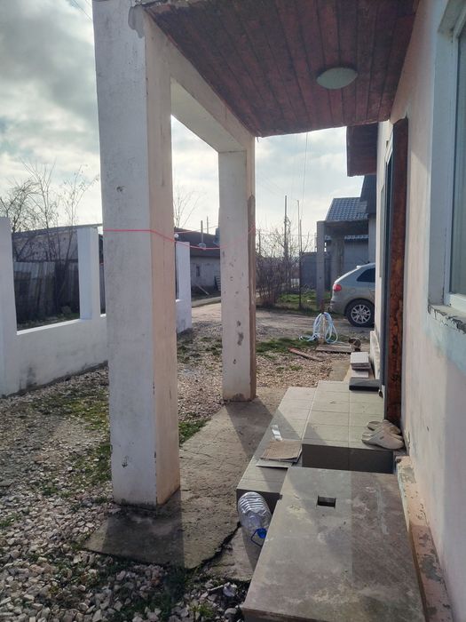 Vând casă cu mansardă