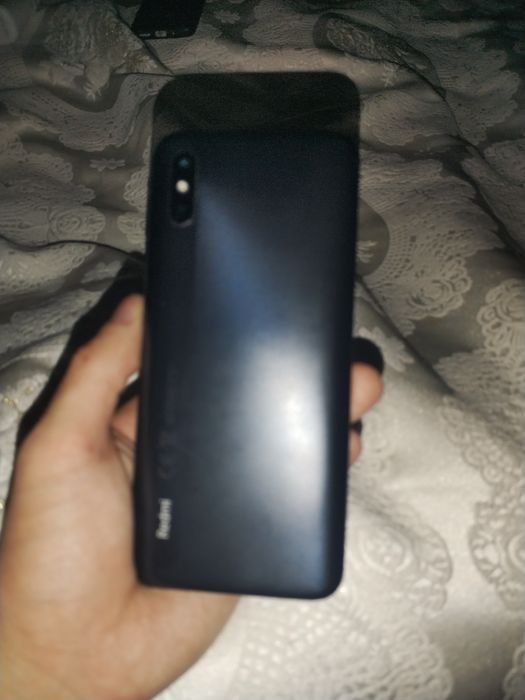 Продаётся телефон Redmi9A.128gb. Все работает норм.