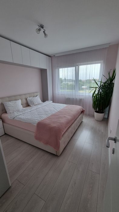 Persoana fizica vand apartament 3 camere