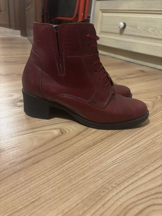 Кожени обувки от Punto