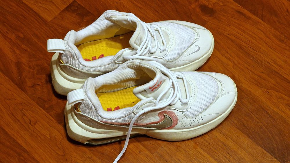 Женски маратонки Nike