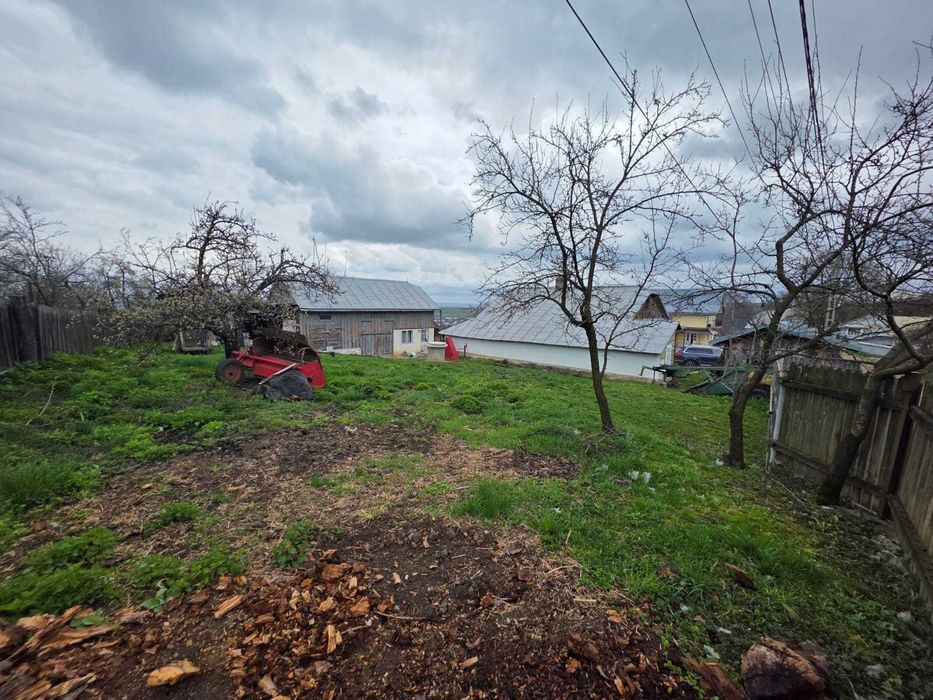 Vand casa cu sura, curte mare si gradina in Bosanci , Suceava