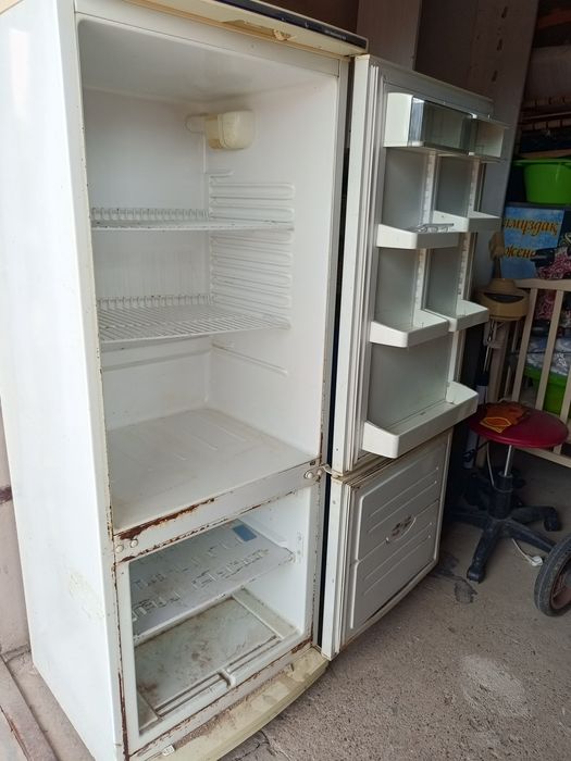 Продаю холодильник.
