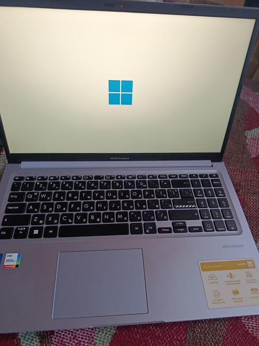 Лаптоп ASUS Vivobook 15 (Intel Core i5, Iris Xe) – Като НОВ!