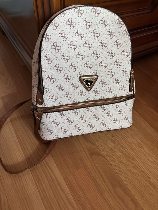 Ghiozdan Guess - nou