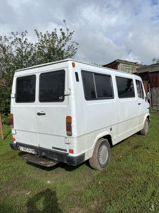 Продам Mercedes 208 d