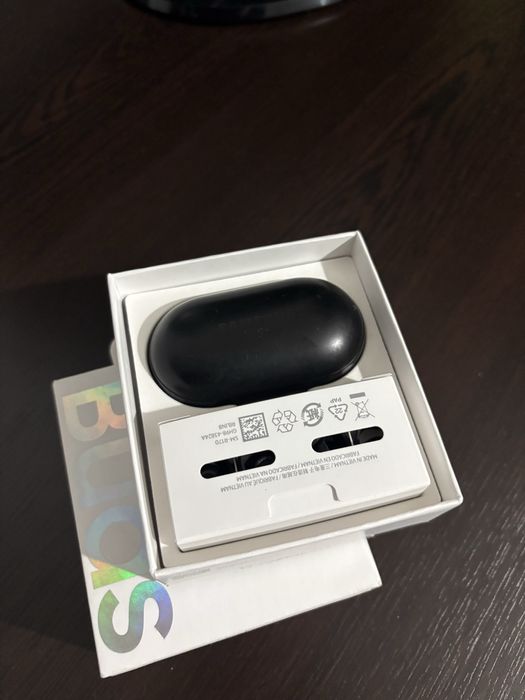 Samsung buds слушалки