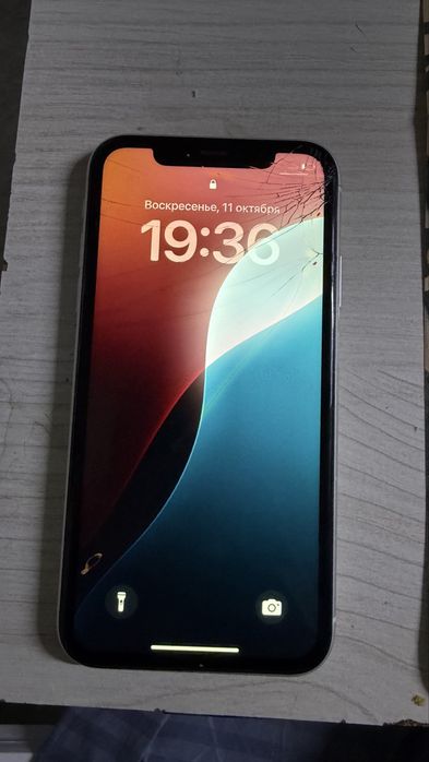 Продаю Iphone 11  128гб