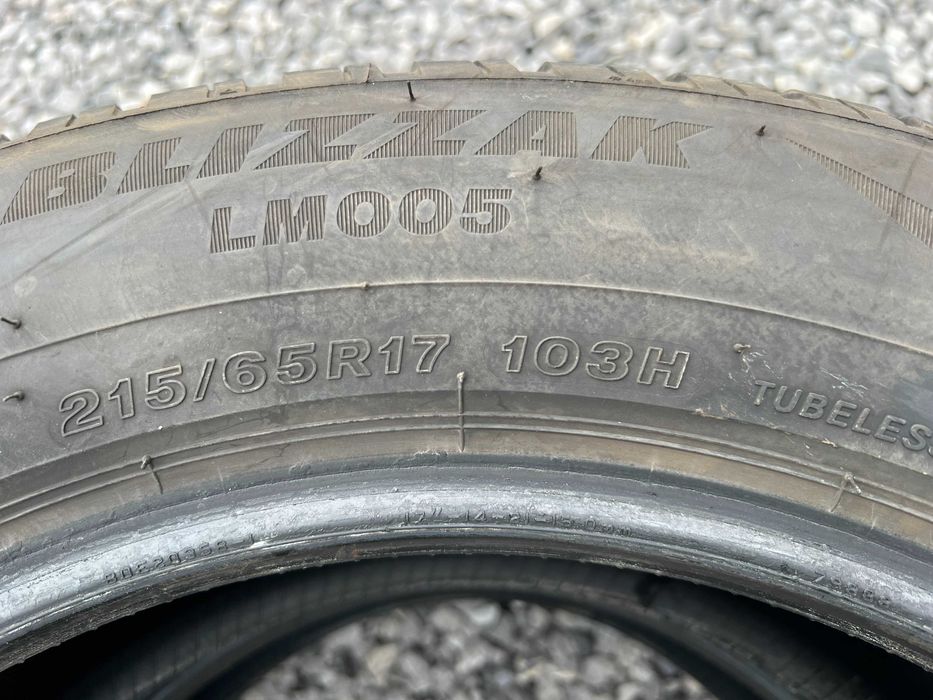 Продавам 4бр. зимни гуми Bridgestone BLIZZAK LM005 215/65/17 DOT2624!