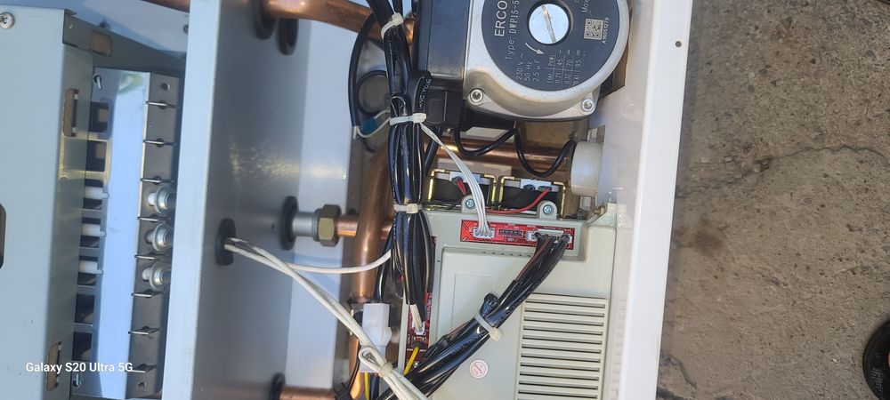 Котел и Газовый калонок запчасть все есть