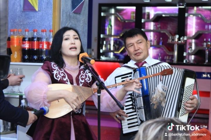 Асаба Әнші Бишілер домбыра баян