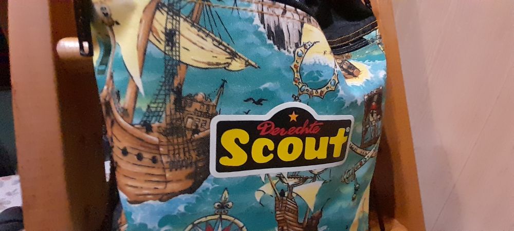 Rucsac cu design deosebit, nou