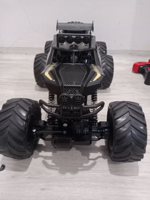 Машинка на пульте управления 70 см 6×6