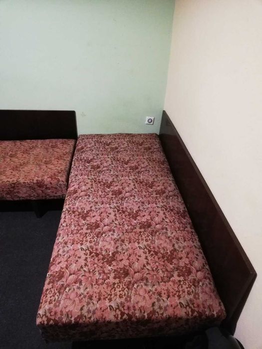 2 бр. легла.В добро състояние