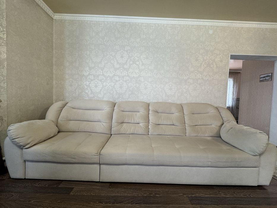 Продам диван для гостинной