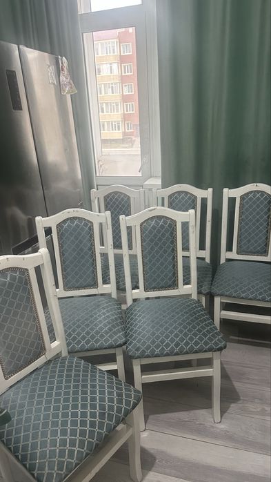 Срочно продам 6 стульев