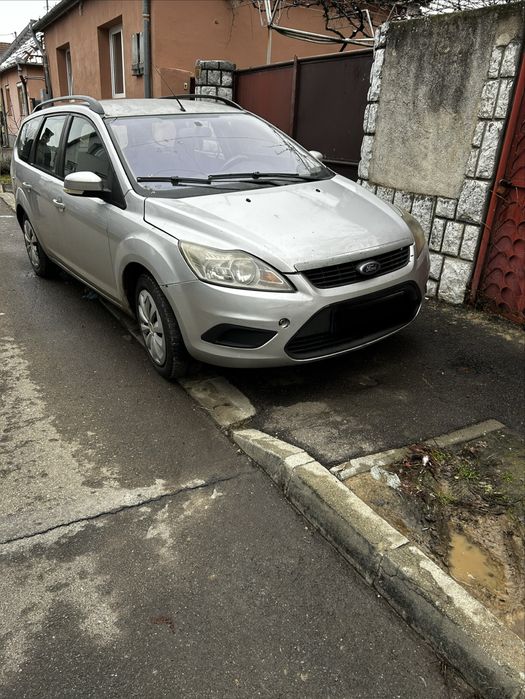Vand ford focus 2010 pentru dezmembrat