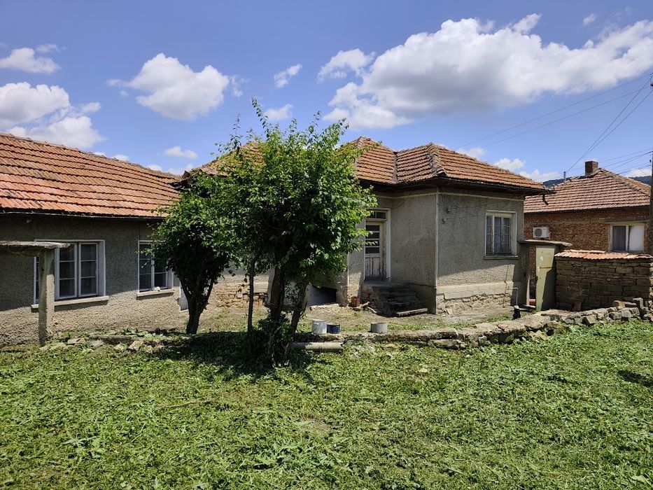 Продавам къща в Джулюница