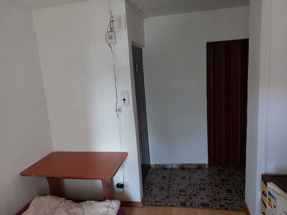 Garsoniera De Inchiriat