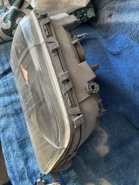 Фары на мерседес C-класс