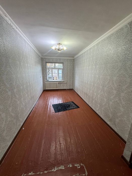 Продам чиланзар 6.  Двух комнатная.  Балкон 2*6