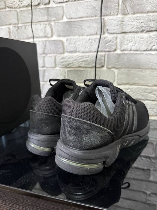 Оригинальные кроссовки adidas