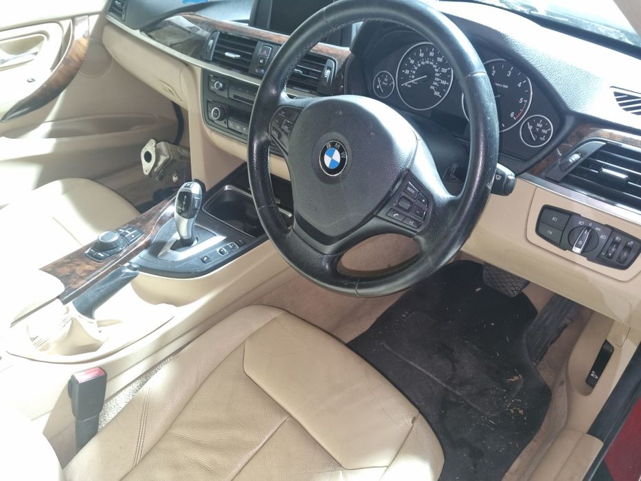 Dezmembrez bmw f30 320d 2013 184cp