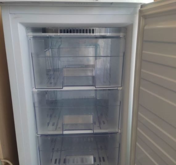 Морозильник на продажу