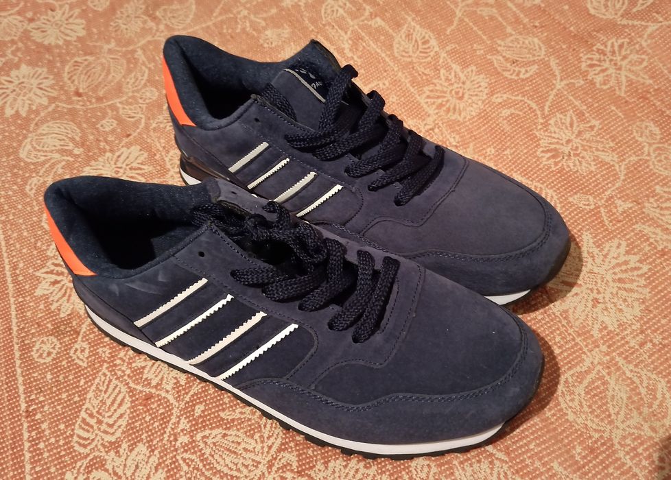 Продам мужские кроссовки