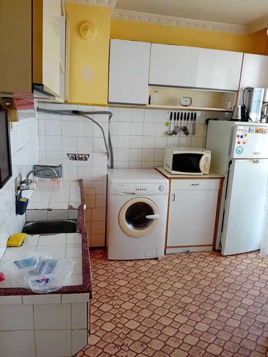 Дава се под наем Тристаен апартамент в Разград, Център - 75 кв.м за 255 € - Снимка #2